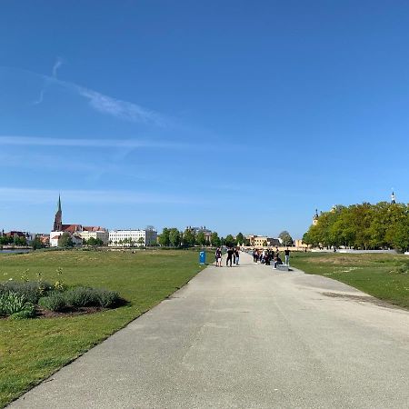 Zimmer Im Ug Direkt In Der Innenstadt, Centrum Schwerin  Exterior foto