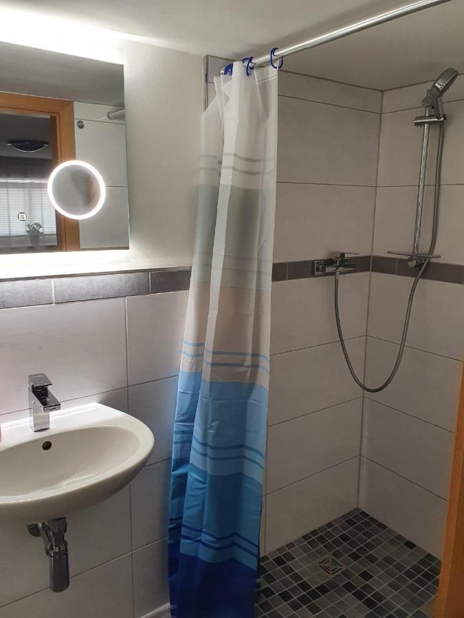 Zimmer Im Ug Direkt In Der Innenstadt, Centrum Schwerin  Exterior foto